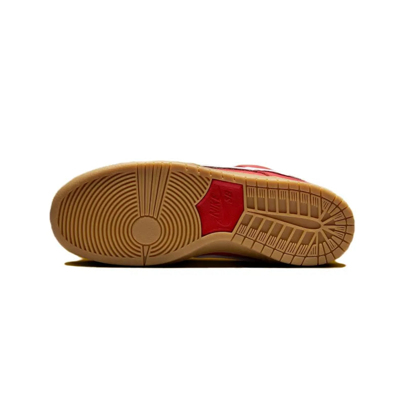NIKE SB DUNK LOW UNIVERSITY RED GUM